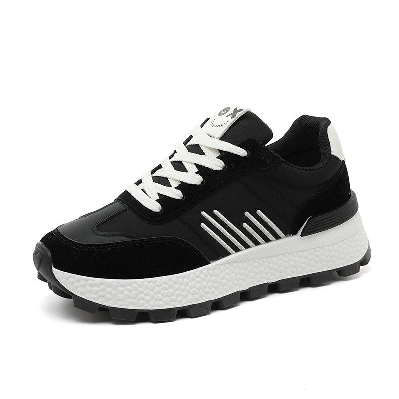 Damen sportliche Trail-Sneaker mit robustem Profil und atmungsaktiver Oberflächenstruktur R&B