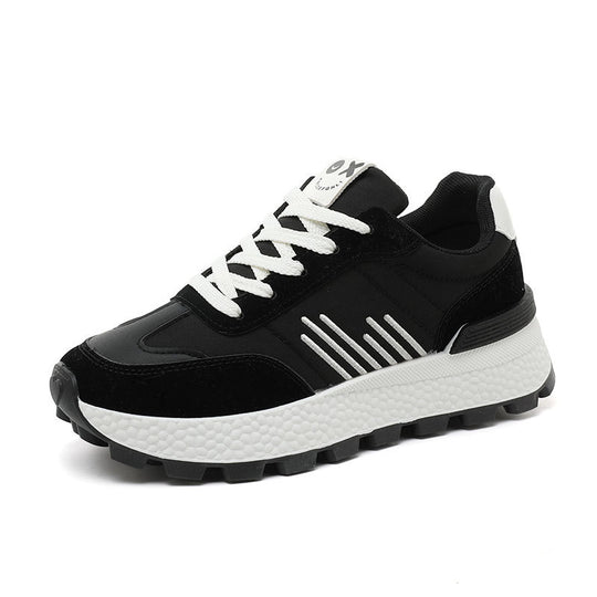 Damen sportliche Trail-Sneaker mit robustem Profil und atmungsaktiver Oberflächenstruktur R&B