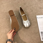 Damen Ballerinas mit modischem Riemchen und femininer Faltenoptik R&B