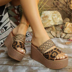 Damen Wedge-Sandaletten mit geflochtenem Design und modischen Leodetails R&B