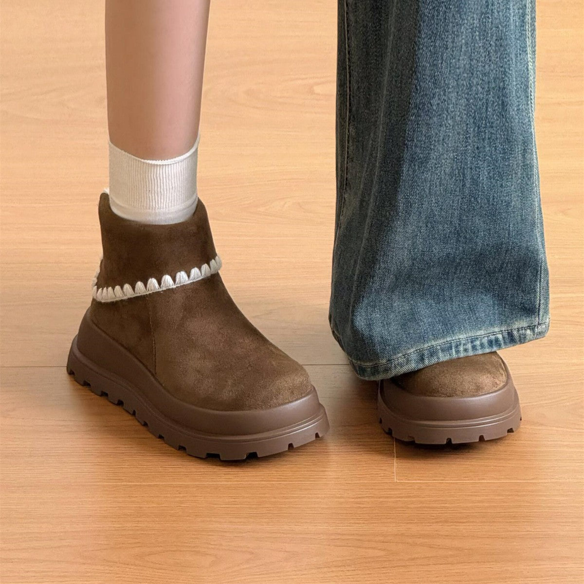 Damen Stiefeletten aus weichem Wildleder mit Dekorativem Rippensaum R&B