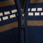 Herren nan Strickjacke mit durchgehendem Reißverschluss, Stehkragen und nordisch-geometrischem Intarsienmuster R&B