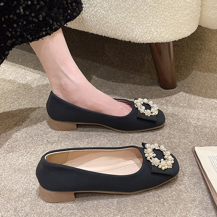 Damen Schicke Ballerinas mit Perlenschmuck