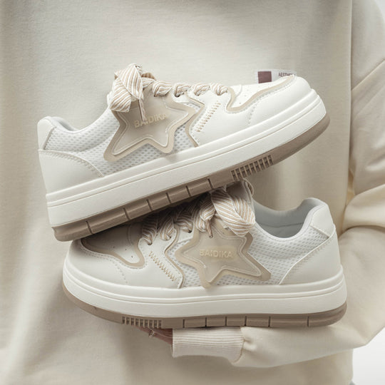 Damen Sportliche Sneakers mit auffälligem Sternendesign und innovativer Schnürung R&B