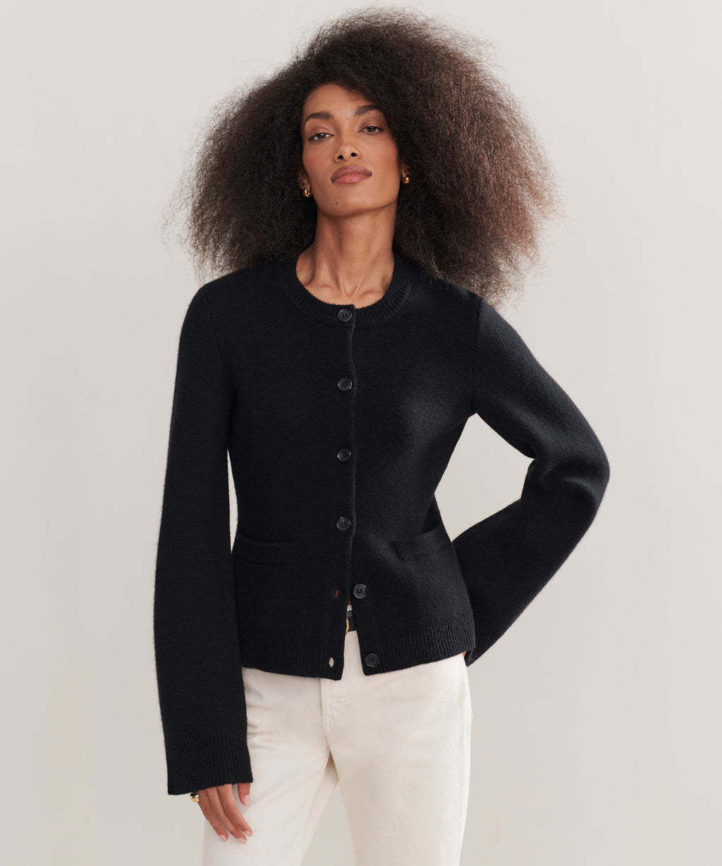 Damen elegante Strickjacke mit Knopfdetails und praktischen Taschen R&B