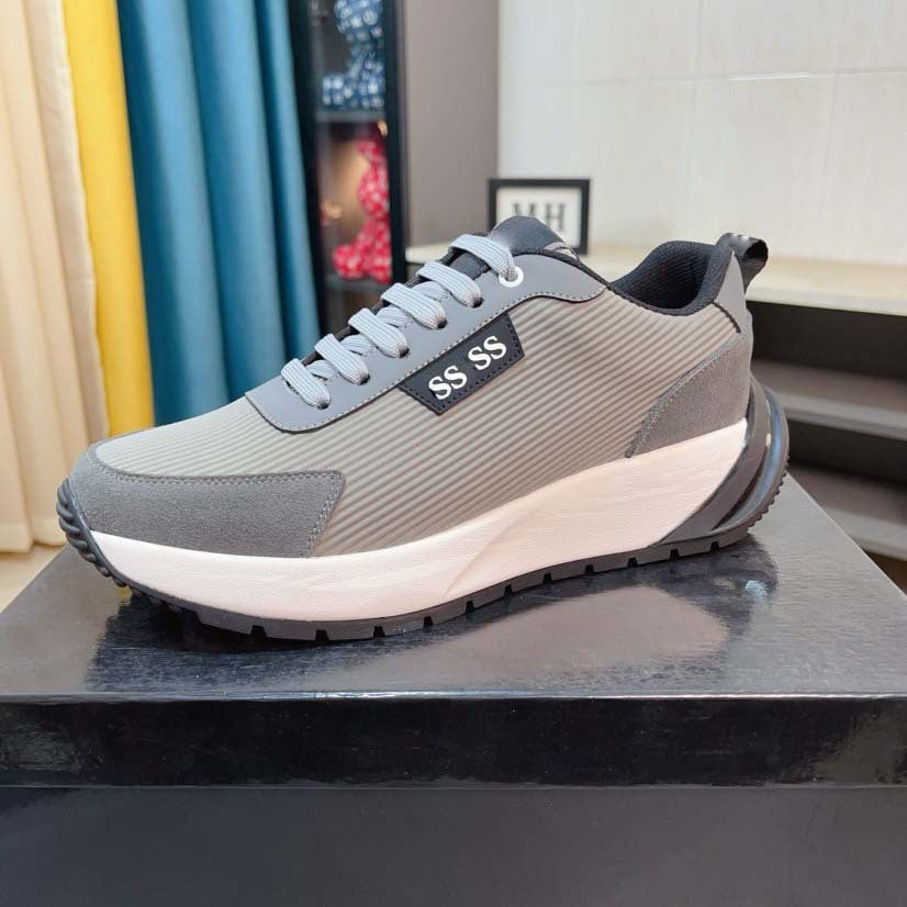 Damen Sportliche Sneakers mit strukturiertem Obermaterial und dämpfender Sohle R&B