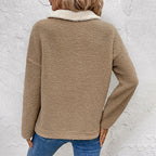 Damen Kuschelpullover mit hohem Kragen und praktischer Brusttasche