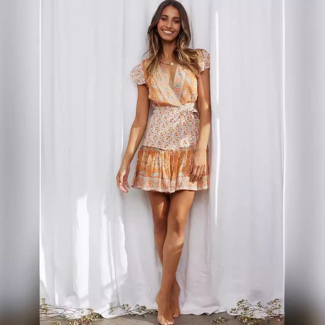 Damen floral gemusterte Sommerkleid mit V-Ausschnitt und Rüschensäumen R&B