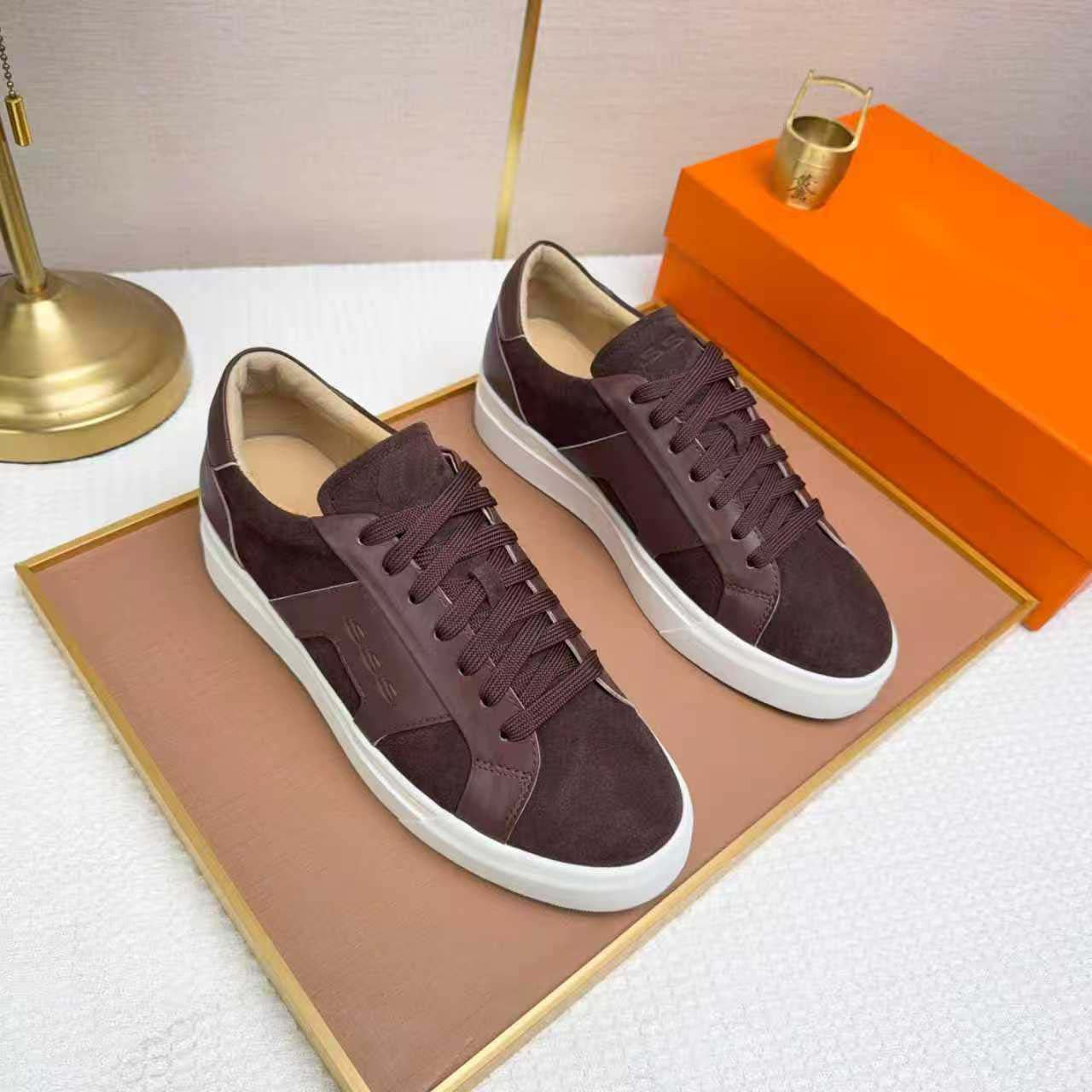 Damen Sportliche Sneakers aus hochwertigem Wildleder mit atmungsaktiver Struktur R&B