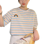 Damen gestreiftes T-Shirt mit buntem Regenbogen-Patch