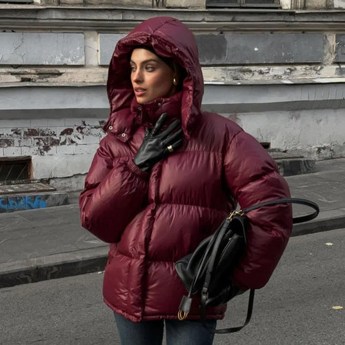 Damen Kuschelige Daunenjacke mit Kapuze und elegantem Schnitt R&B