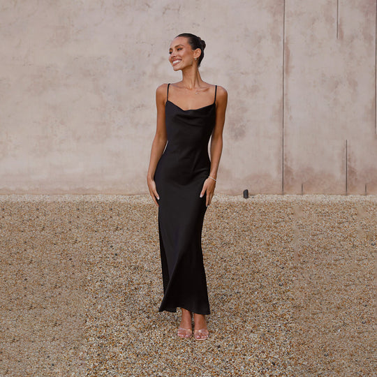 Damen Elegantes, fließendes Maxikleid aus hochwertigem Satin mit Spaghettiträgern R&B