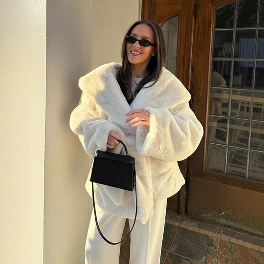 Damen Oversized Kuscheljacke mit Gürtel und hohem Kragen R&B