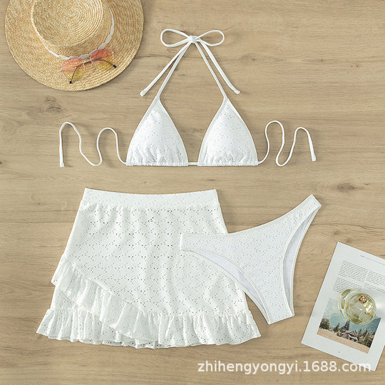 Damen Triangel-Bikini mit verspieltem Lochmuster und passendem Rock R&B