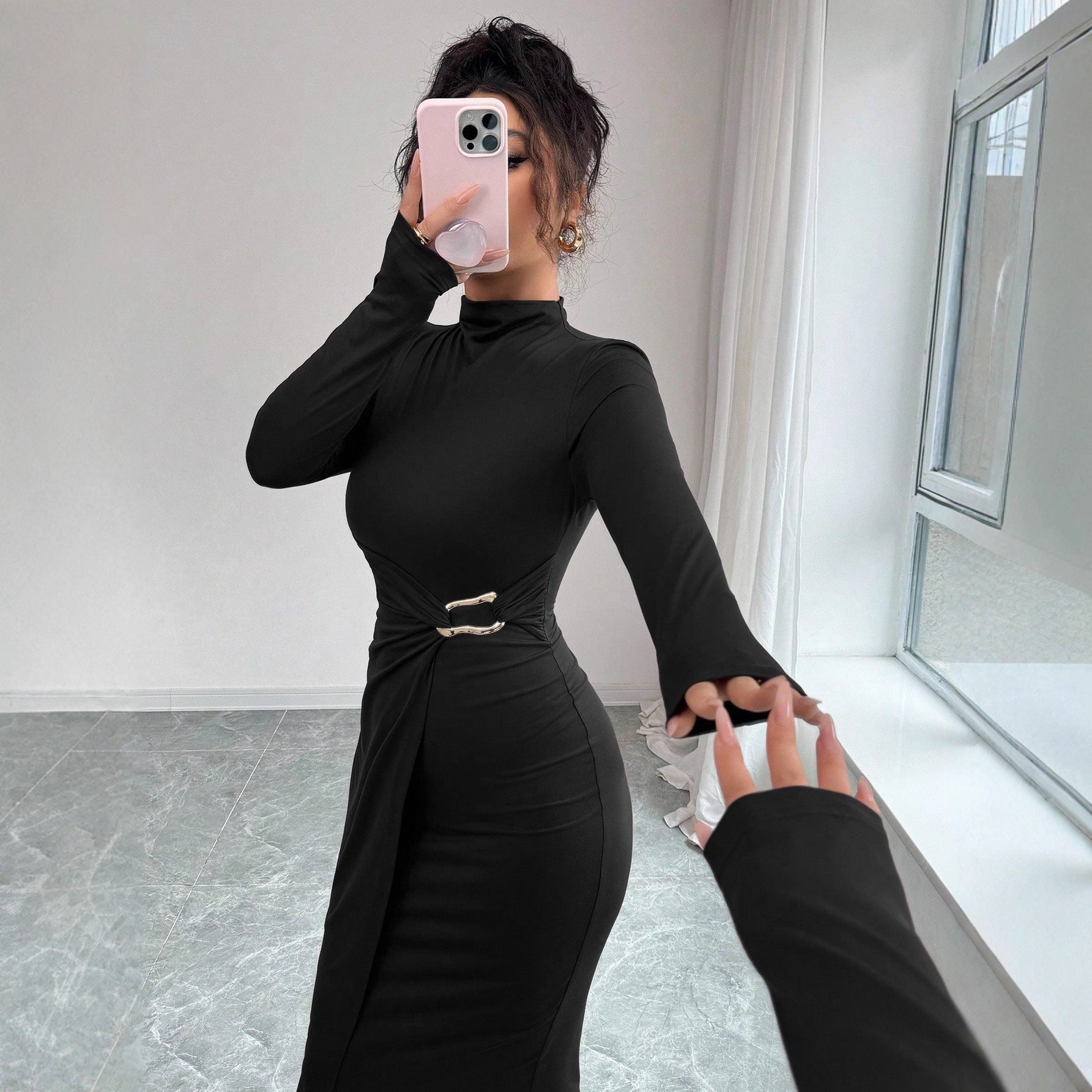 Damen nan figurbetontes Midikleid mit Stehkragen, Taillenraffung und asymmetrischem Saum R&B