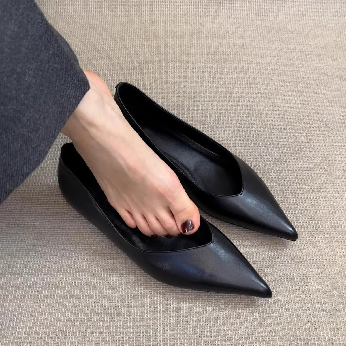Damen spitze Ballerinas mit raffinierter Ausschnittform und komfortablem InnenlR&Ben R&B
