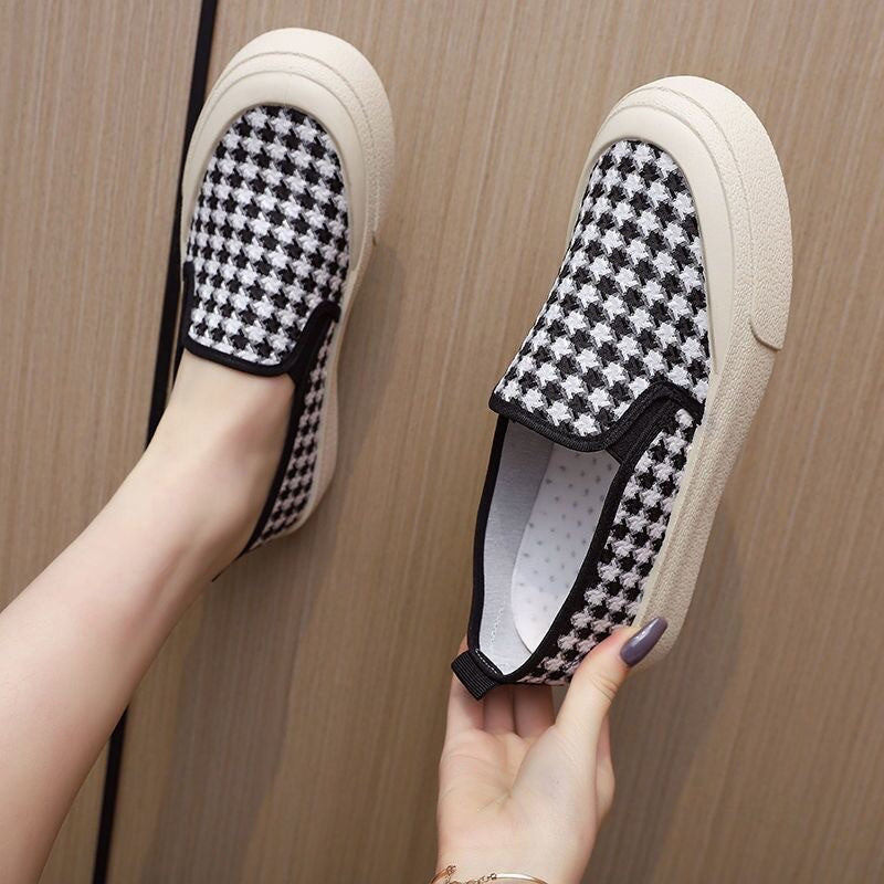 Damen modische Slip-On Sneakers mit Karomuster und flexiblem Fußbett R&B
