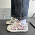 Damen Sportliche Sneaker mit verstellbarem Klettverschluss und kariertem Obermaterial R&B