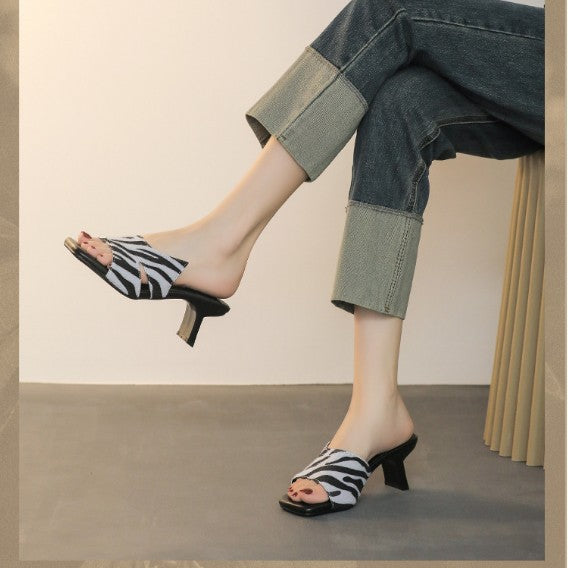 Damen Elegante Slide-Pantoletten mit speziellem Riemen R&B