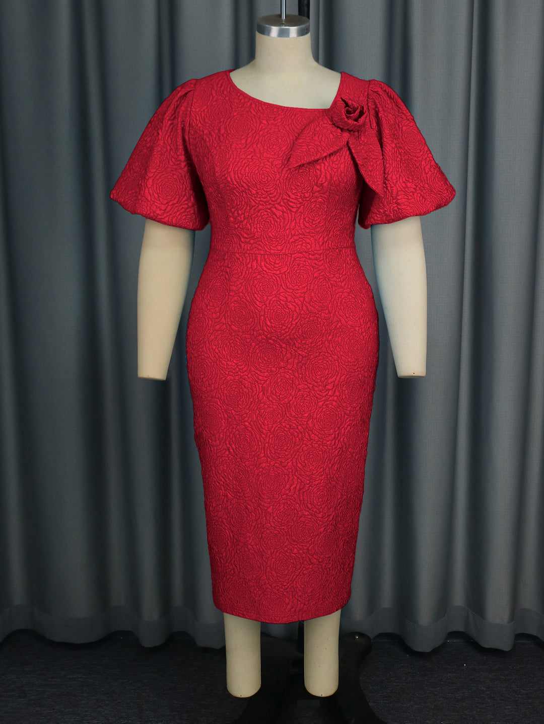 Damen elegantes Etuikleid mit fließenden Puffärmeln und Blumenapplikation R&B
