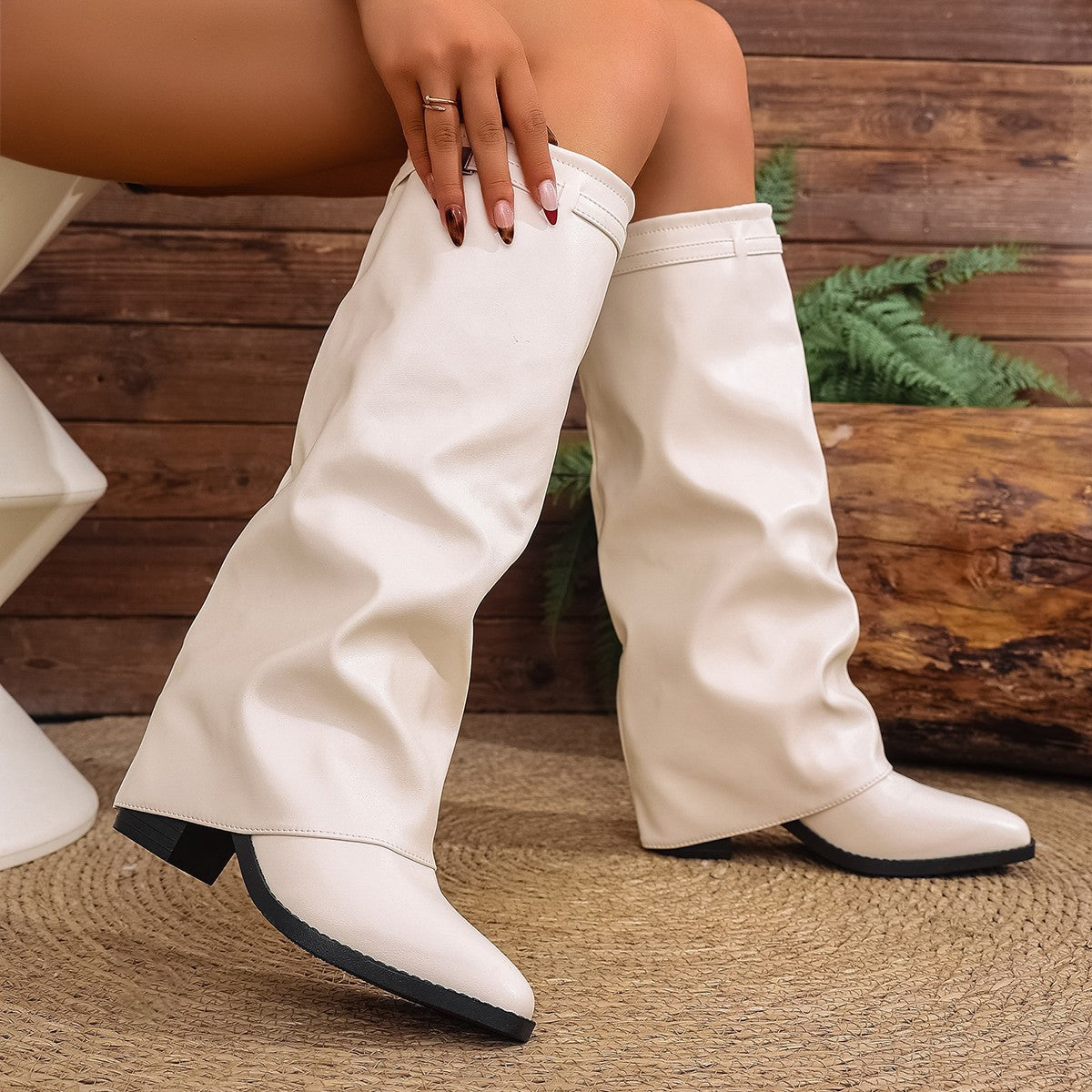 Damen nan kniehohe Slouch-Stiefel mit spitzer Zehenpartie niedrigem Blockabsatz und dekorativem Schaftgurt R&B