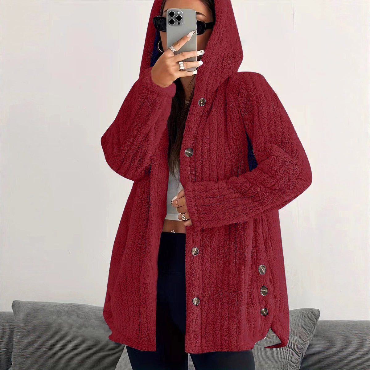 Damen Kuschelige Kapuzenjacke mit Knopfdetails R&B