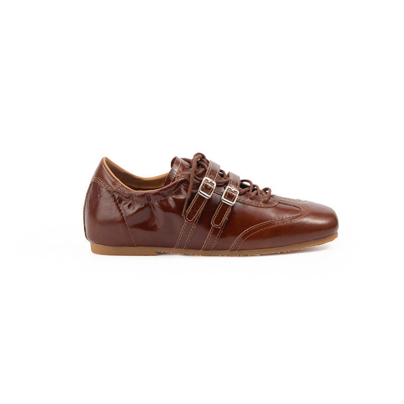 Damen Sneaker mit Schnallenakzenten und weicher Oberflächenstruktur R&B