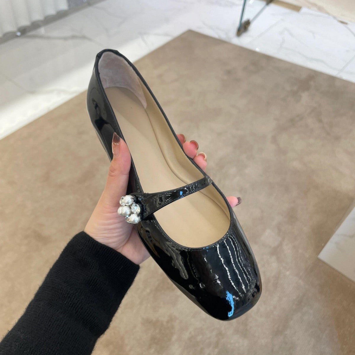 Damen Ballerina-Schuhe mit elegantem Riemendesign und dekorativem Strass-Detail