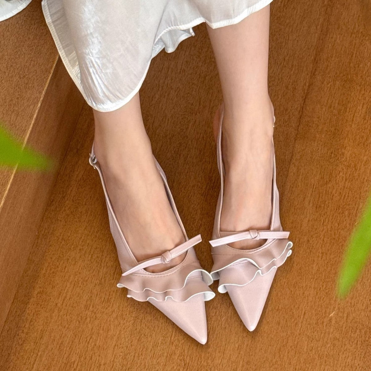 Damen Slingback-Pumps mit elegantem Rüschen-Design und modischen Details