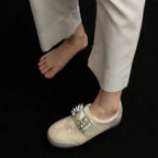 Damen modische Slip-On Sneakers mit funkelndem Schmuckdetail R&B