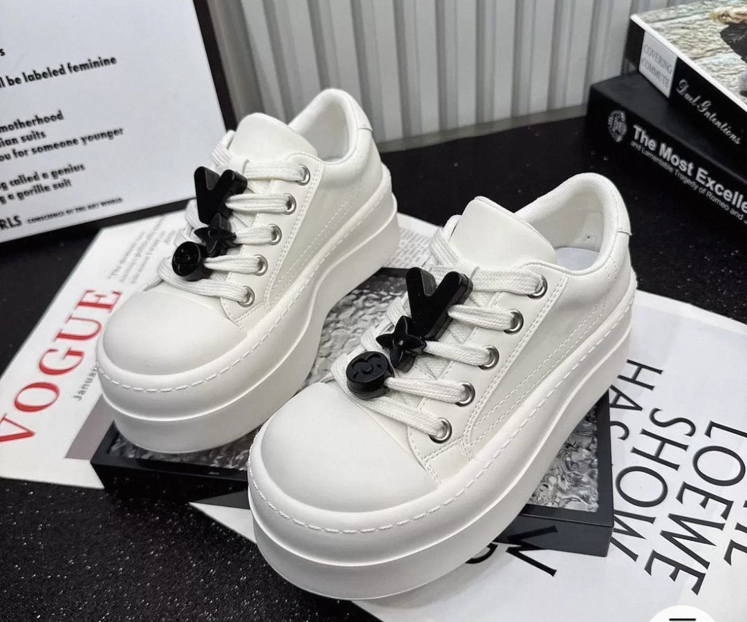 Damen Modische Sneakers mit auffälligem Design R&B