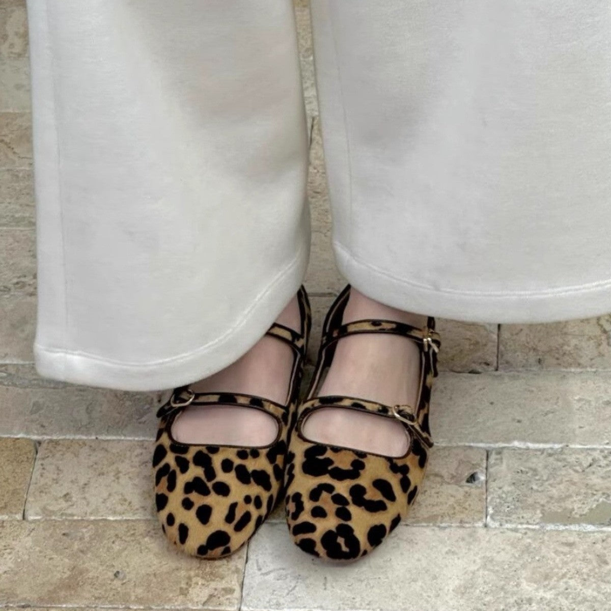 Damen Ballerina mit modischem Leopardenmuster und zweifachem Riemendesign