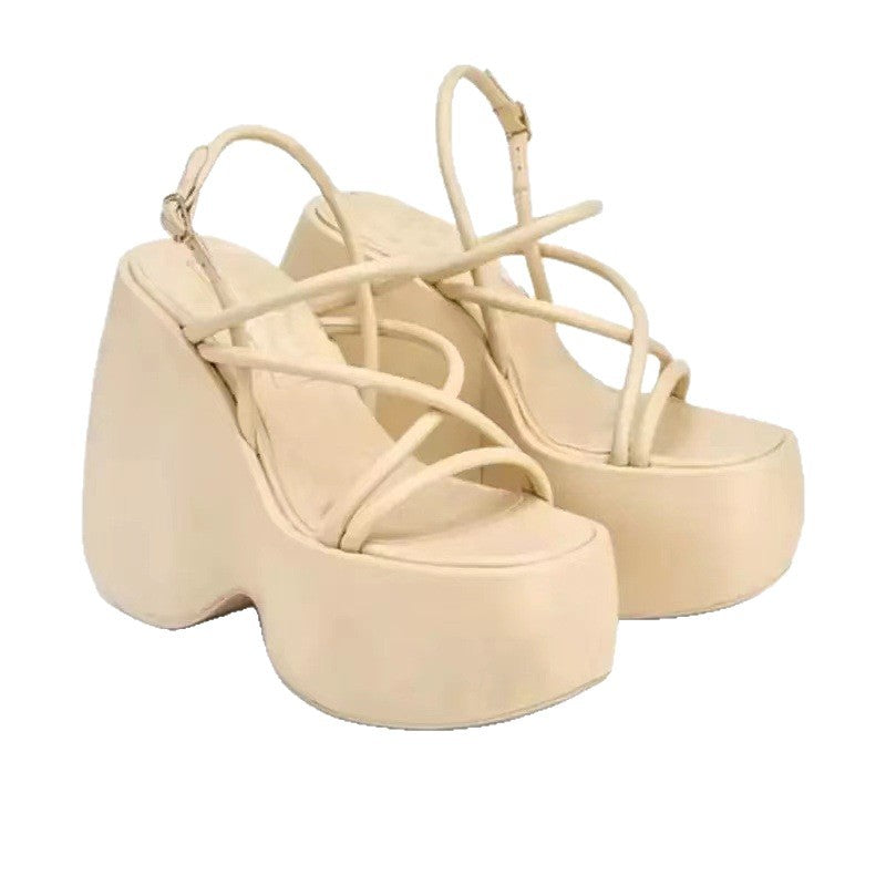 Damen Plateau-Pumps mit elegantem Riemchen-Design R&B