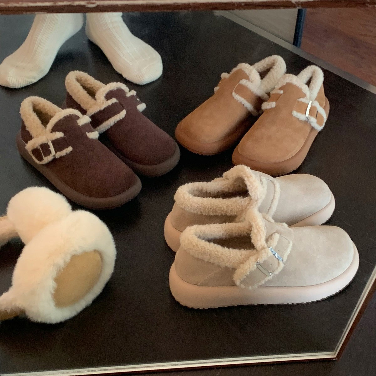 Damen Hausschuhe mit flauschigem Innenfutter und modischer Schnalle R&B