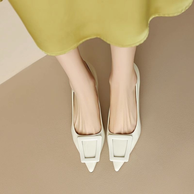 Damen elegante spitze Pumps mit dekorativer Schnalle R&B