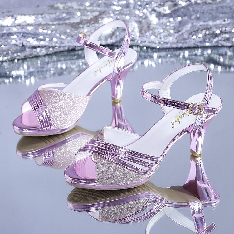 Damen Elegante Sandalen mit schimmernden Akzenten und modischem Absatz R&B