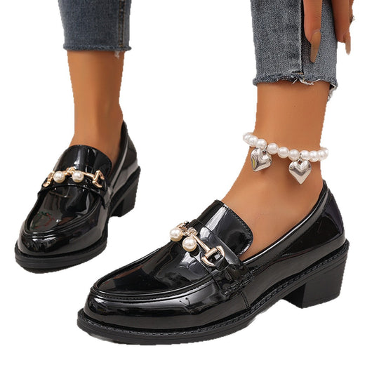 Damen Klassische Lackleder-Pumps mit Perlenschließe R&B