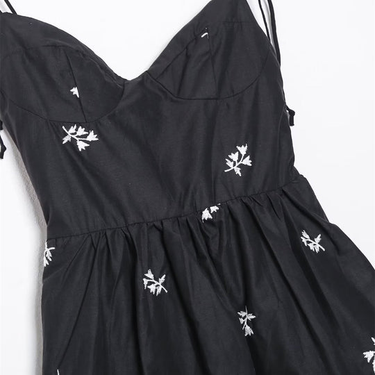 Damen Sommerkleid mit feinen Stickereien und verstellbaren Trägern R&B