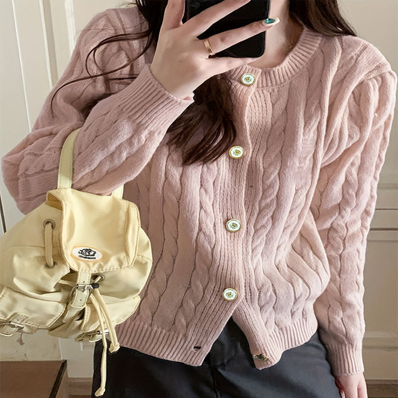 Damen Grobstrickjacke mit Knopfverschluss und besonderem Zopfmuster R&B