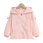 Damen nan leichte Kapuzenjacke mit Spitzenbesatz und niedlicher Stickerei R&B
