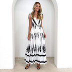 Damen Maxikleid mit kunstvollem geometrischen Muster und elegantem V-Ausschnitt R&B