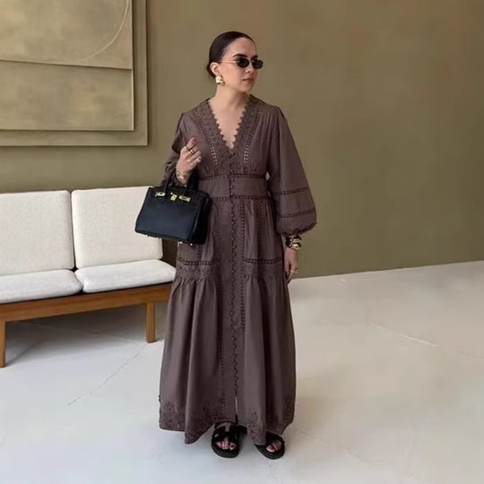 Damen Maxikleid mit eleganten Rüschendetails und femininem V-Ausschnitt R&B