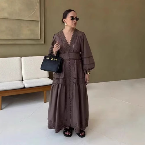 Damen Maxikleid mit eleganten Rüschendetails und femininem V-Ausschnitt R&B