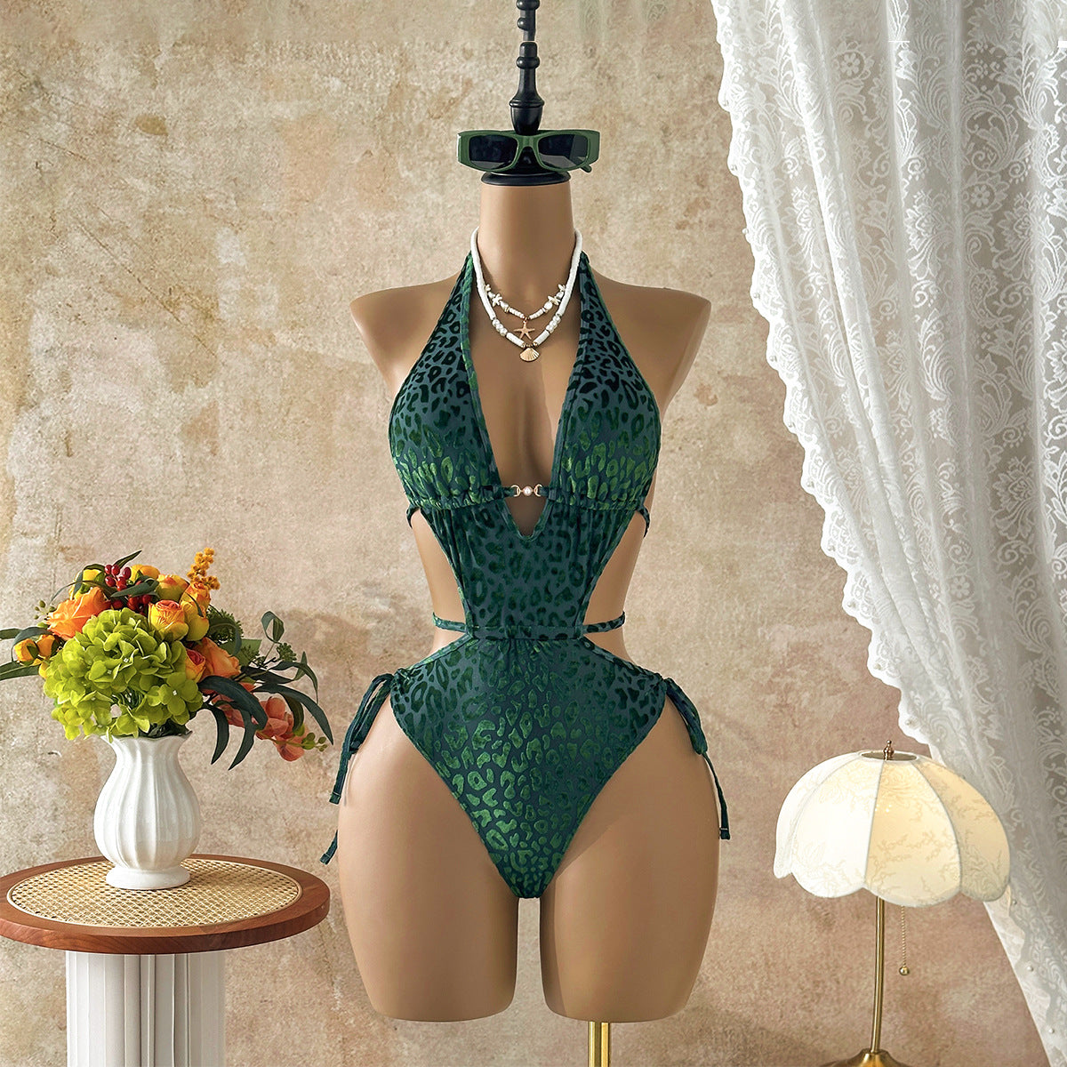 Damen stilvoller Einteiler-Badeanzug mit raffinierten Cut-Outs R&B