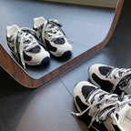Damen Sneakers im lässigen Design mit innovativer Schnürtechnik und atmungsaktiver Oberflächenstruktur R&B