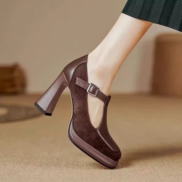 Damen Pumps mit einzigartigem Riemchen-Design und modischem Blockabsatz
