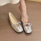Damen elegante Ballerinas mit geschmeidigem Glanz und dekorativem Schleifchen