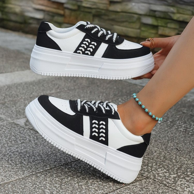 Damen Plateau-Sneaker mit innovativer Sohlenkonstruktion und modischem Schnürdesign R&B