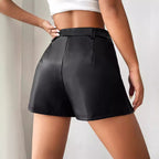 Damen Hochtaillierte Kunstleder-Shorts mit schickem Schnitt und dekorativen Falten R&B