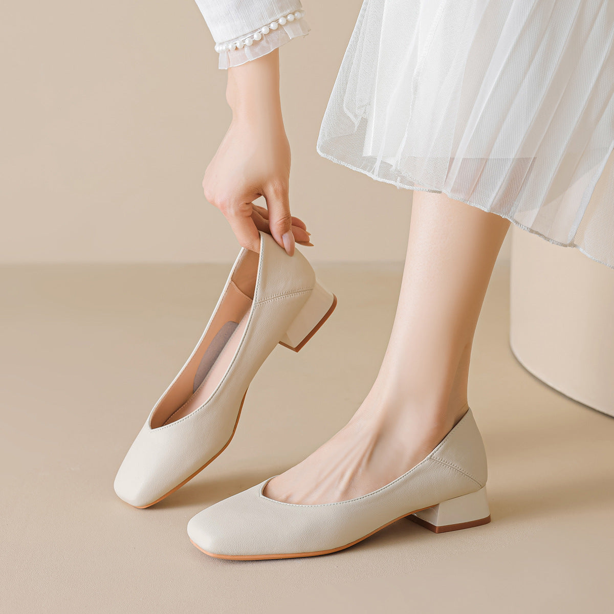Damen elegante Ballerinas mit quadratischer Kappe und komfortablem Blockabsatz